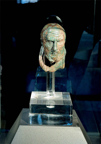 Sezione Tempio della Pace: busto-ritratto bronzeo del filosofo Crisippo